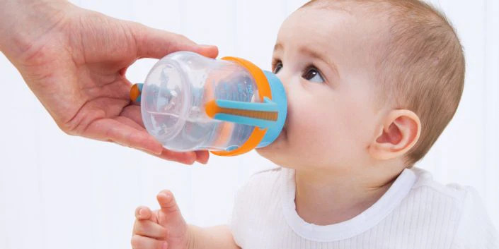 When to give water deals to baby